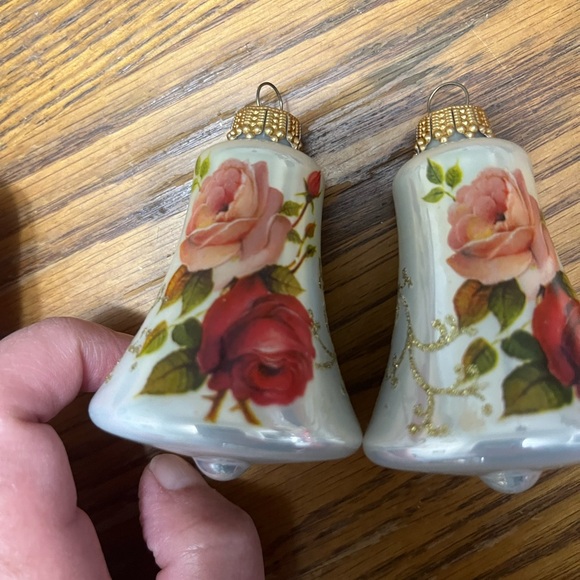 Krebs Bell Christmas Ornaments White w/Pink & Red Roses Set of 2 West Germany - Picture 1 of 7